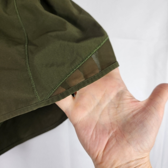 Lululemon Hotty Hot shorts size 8 in EUC - Picture 8 of 15